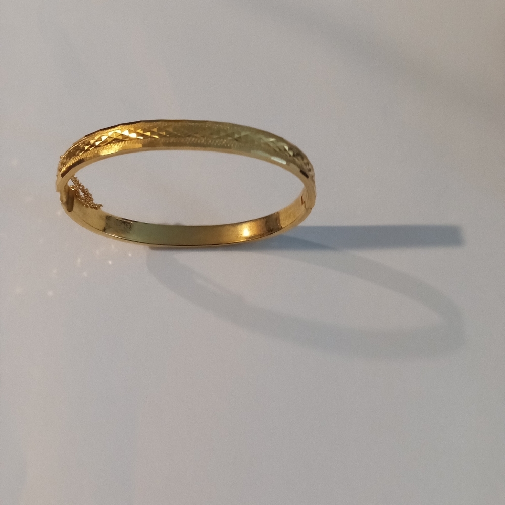 Gold bracelet